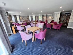 COMMUNAL LOUNGE- click for photo gallery